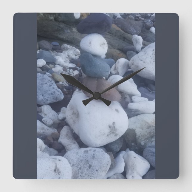 HORLOGE CARRÉE STONE PILLAR (Recto)