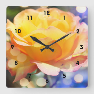 Horloge Carrée Superbe rose jaune fleur. Photographie florale.