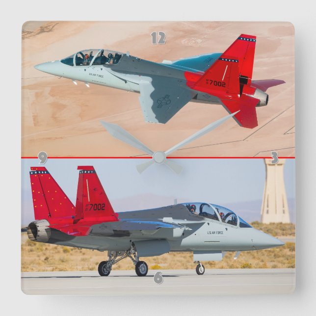 HORLOGE CARRÉE T-7A RED HAWK (Recto)