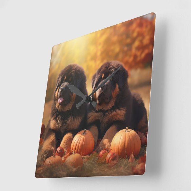 Horloge Carrée Tibétain Mastiff Chiot Automne Citrouille délice (Angle)