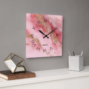 Horloge Carrée Un fond en marbre rose luxueux