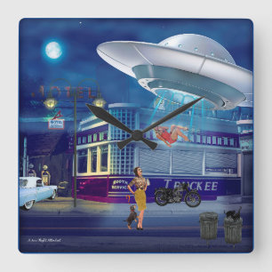 Horloge Carrée Un nouvel agent de bord