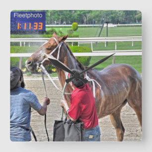 Horloge Carrée Victoires de Spango chez Belmont Park