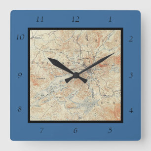 Horloge Carrée Village et zone du lac Saranac à Adirondacks
