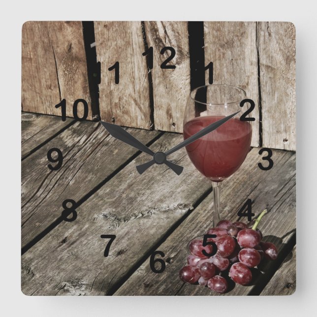 Horloge Carrée Vin rouge et raisins sur texture bois (Recto)