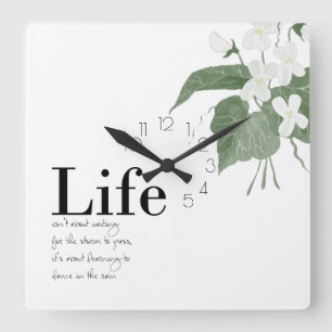 Horloge Carrée Violettes florales blanches sur citation à vie bla