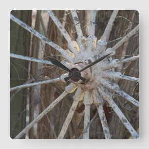 Horloge Carrée Wagon Wheel Wall Clock