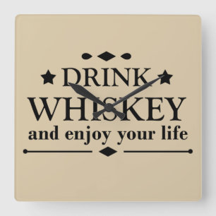 Horloge Carrée Whiskey cite d'amusants propos d'alcool