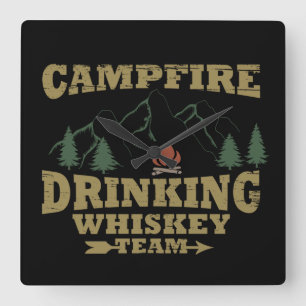 Horloge Carrée Whiskey cite d'amusants propos de campeurs de camp
