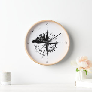 Horloge Compas noir et blanc avec paysage naturel