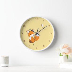 Horloge Cute Little Fox regarde Papillon jaune