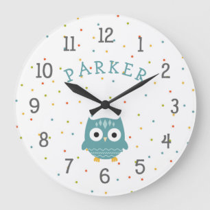 Horloge de bébé de la chouette des bois avec nom