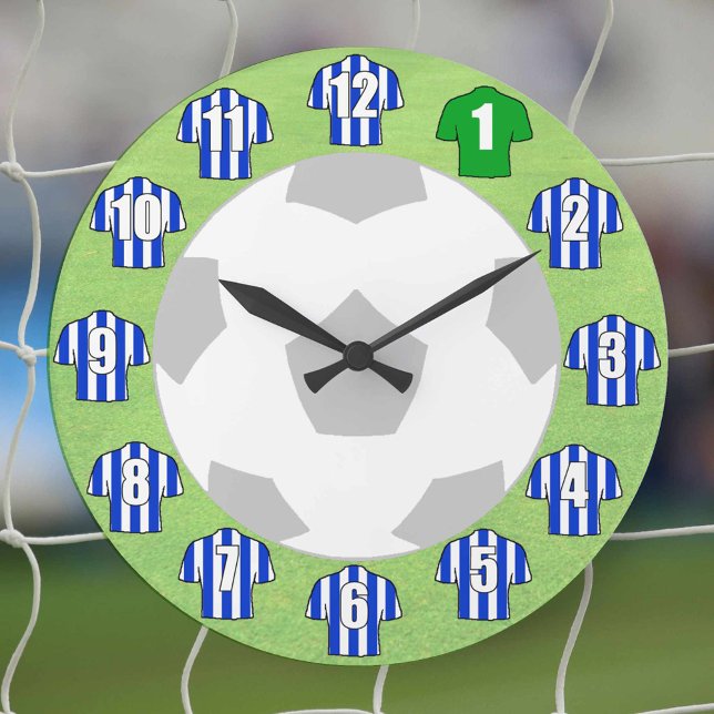 Horloge de football - avec Chemises rayées bleues (blue and white striped football shirts)