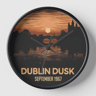 Horloge Dublin Dusk : Des scènes de crépuscule captivantes
