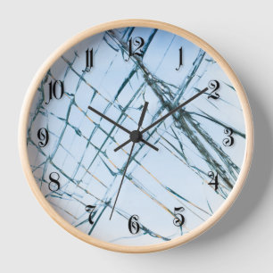 Horloge Fenêtre cassée