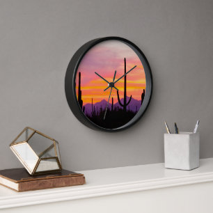 Horloge Forêt de cactus saguaro au coucher du soleil