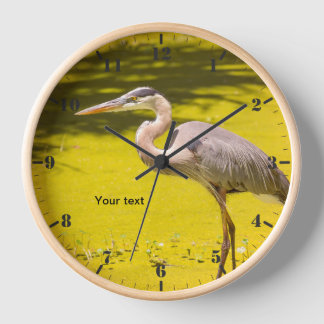Horloge Grand Héron bleu dans l'étang