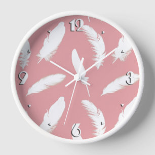 Horloge Impression en plumes blanches sur coque rose