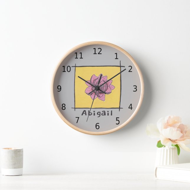 Horloge Joli doodé rose, ton nom, sur gris (Maison)