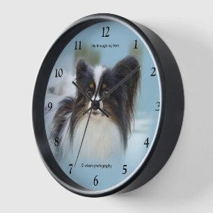 Horloge Jouet Papillon mignonne Chien espagnol à l'quai