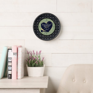 Horloge LOVE What You're Do Clock par Adiela Akoo