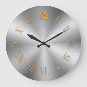 Horloge métallique argentée avec chiffres romains 