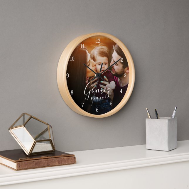 Horloge Monogramme de superposition de photo de famille pe (Bureau)