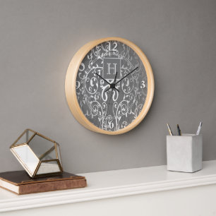 Horloge Monogramme Gris Élégant