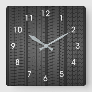 horloge motif de la traînée de pneus