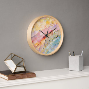 Horloge murale avec motif abstrait. Couleurs paste