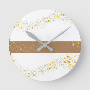 Horloge murale blanche et beige.