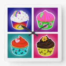 Horloge murale carrée quatre cupcakes