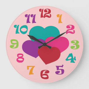 Horloge murale de filles de coeurs d'arc-en-ciel