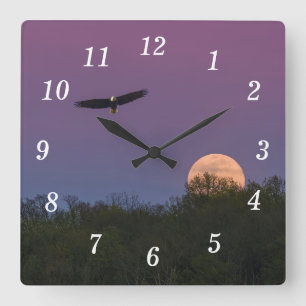 Horloge murale de l'aigle rose