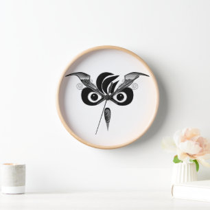 Horloge murale des yeux clairs : conception de la 