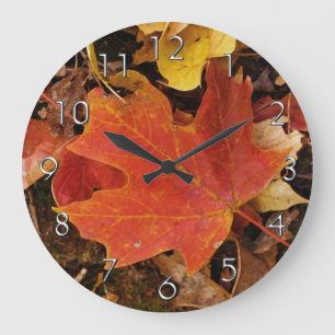 Horloge murale en feuille d'érable rouge