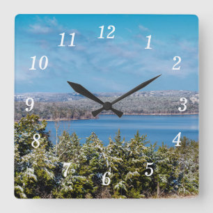 Horloge murale enneigée à Table Rock Lake
