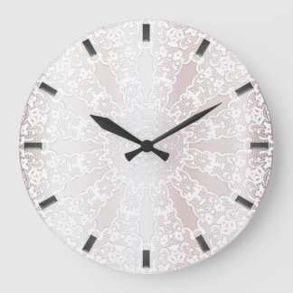 Horloge murale florale en dentelle blanche élégant