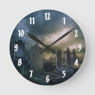 Horloge murale gothique du cimetière