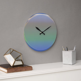 Horloge murale multicolore.