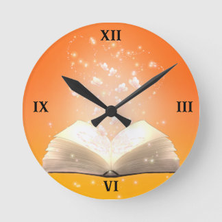 Horloge murale pour amoureux de livres magiques