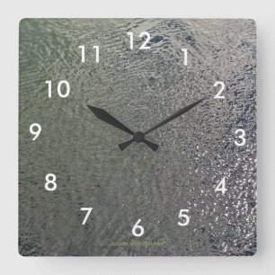 Horloge murale vitreuse de l'eau avec des nombres