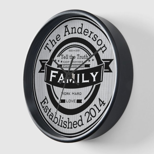 Horloge Nom de famille personnalisé Style de logo rétro (Angle)