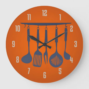 Horloge orange de cuisine d'ustensiles de cuisine