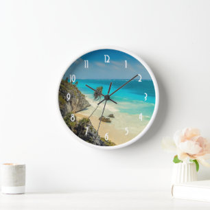 Horloge Plage tropicale aux palmiers balayés par le vent