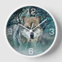 Pleine lune de loup dans le brouillard