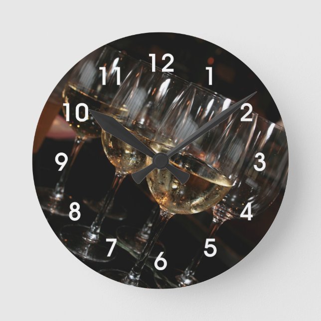 Horloge Ronde À mon âge, j'ai besoin de verres à vin (Recto)