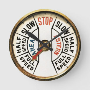 Horloge Ronde Ahead, Astern