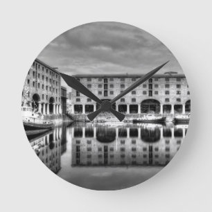 Horloge Ronde Albert Dock Liverpool Réflexions