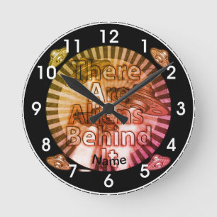 Horloge Ronde Aliens derrière l'horloge